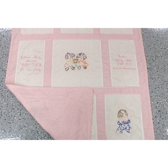 Vintage Hand Embroidered Baby Crib Quilt Pink Children Playing 1980s - Picture 11 of 12